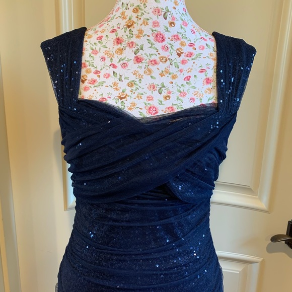 midnight blue sparkly dress